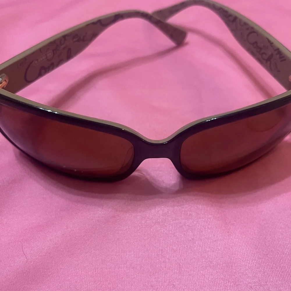 Coach sunglasses w/hard case😎 - Picture 2 of 8